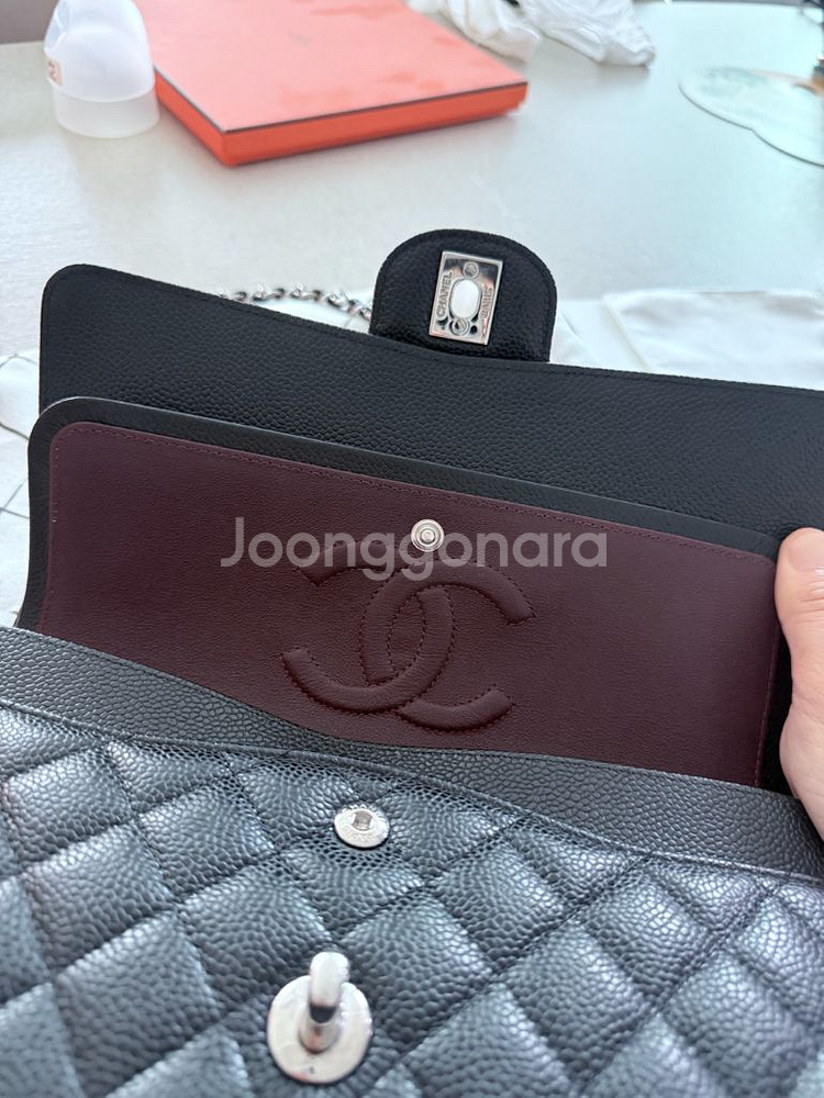 샤넬 클래식 미디움 캐비어 블랙 은장--4