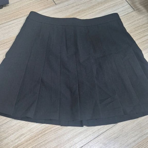 스파오 미니 플리츠 스커트 블랙 라지