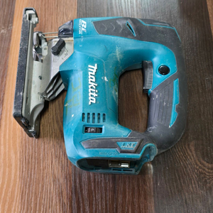 마끼다 18V 충전직소 (DJV 182) 판매합니다