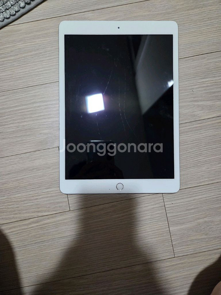 아이패드 7세대 팝니다--1