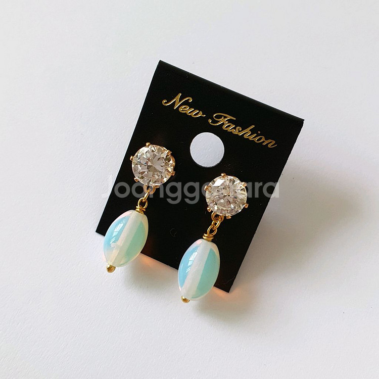 오벌 큐빅 귀걸이 / 패션 이어링--0