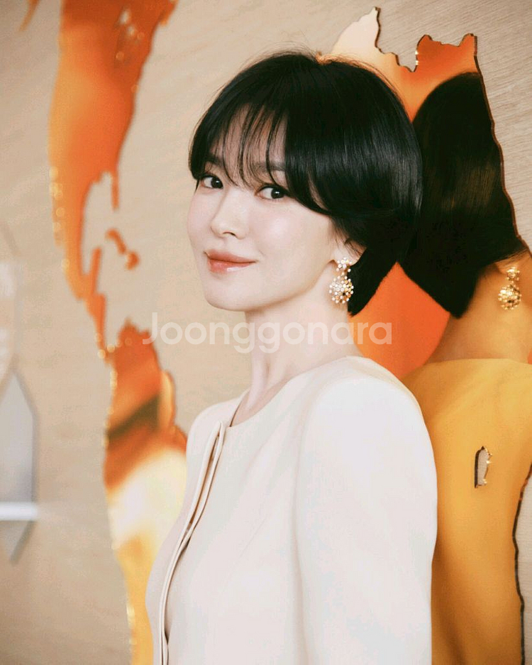 송혜교 립밤 겔랑 키스키스 비글로우 389 펄리피치 새--0