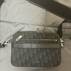 디올 오블리크 사파리 메신저백