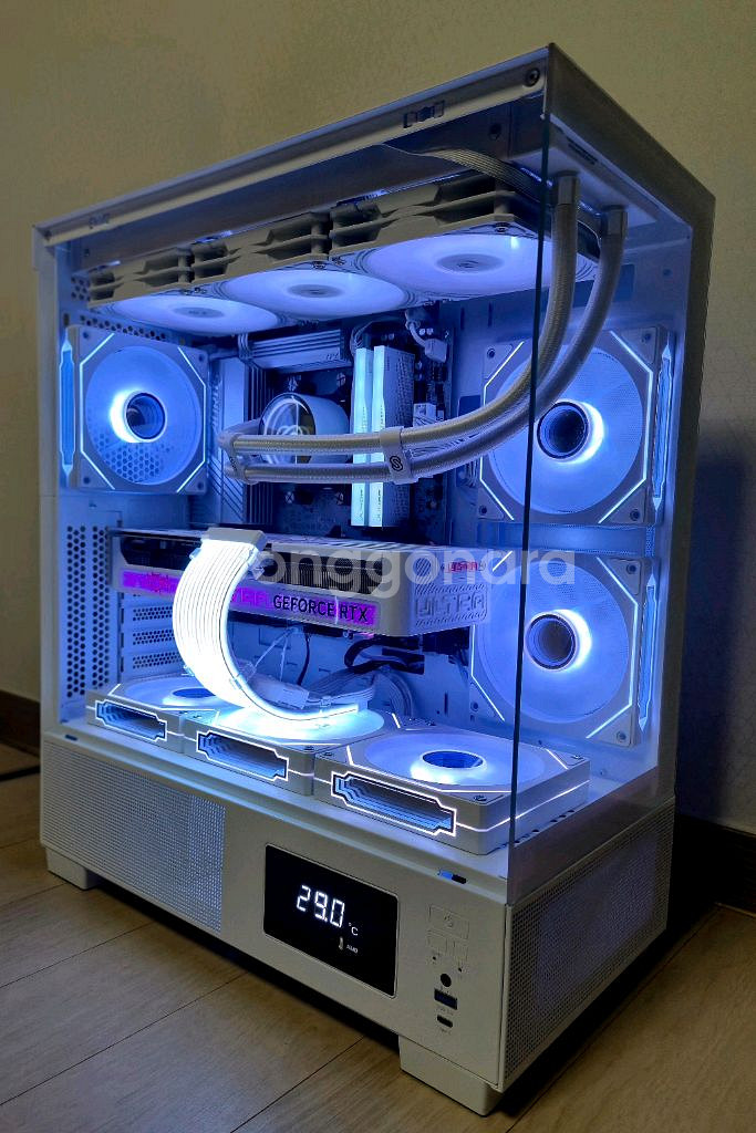 7800x3d+RTX 5070 화이트 컴퓨터 [서울]--1