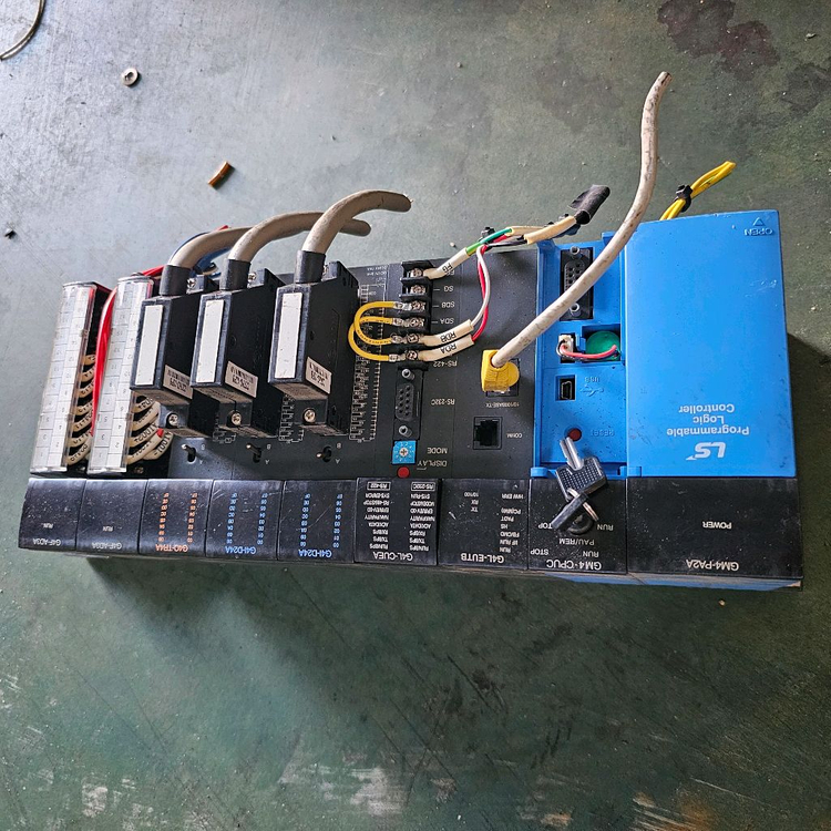 LS 산전 PLC 로직 컨트롤러 이미지