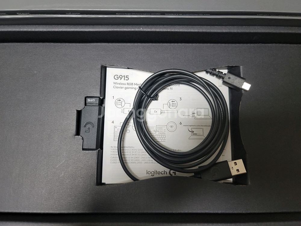로지텍 G915 무선 게이밍 키보드 팝니다--3