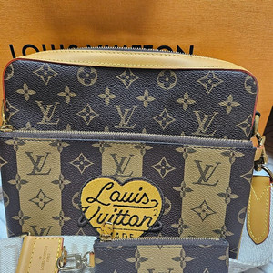 루이비통 X 니고 트리오 메신저 마론 크로스백 판매