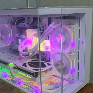 감성 끝판 화이트pc 7800x3D,4070s