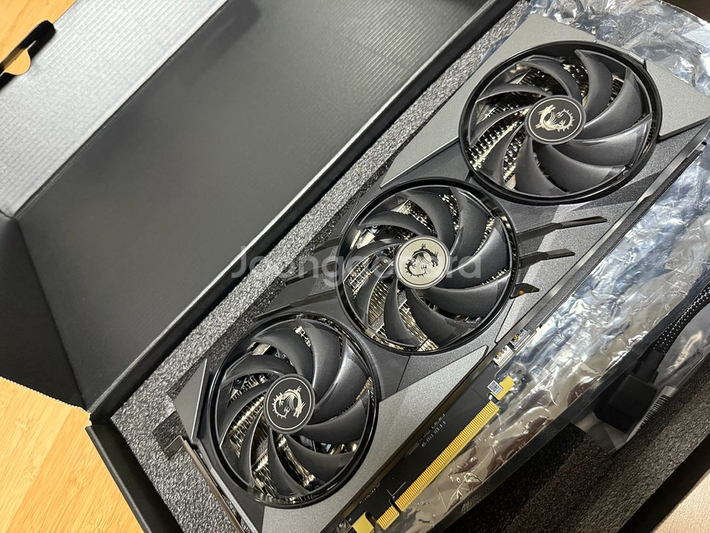 Rtx msi 4070 super gamin slim--1