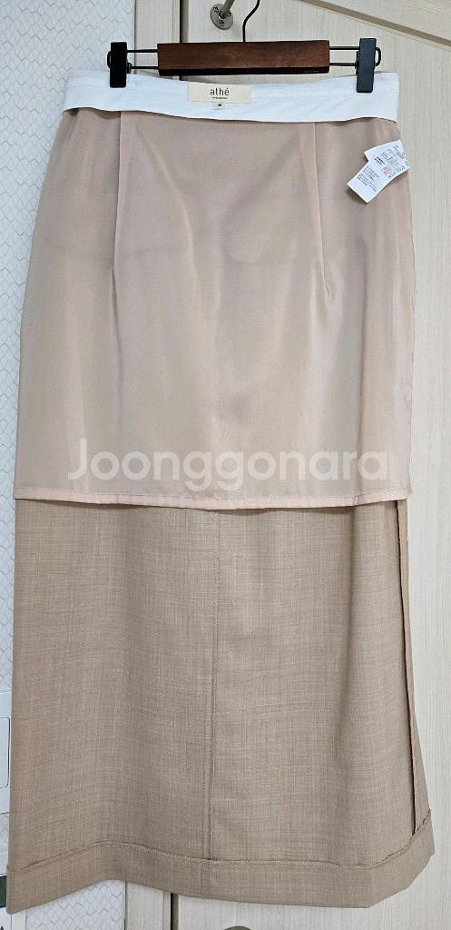 아떼바네사브루노 베이지 턱장식 H라인 스커트--2