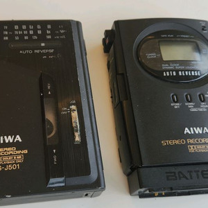 aiwa 워크맨 부품용 2대 팝니다.