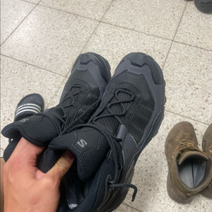 살로몬 x mid gtx