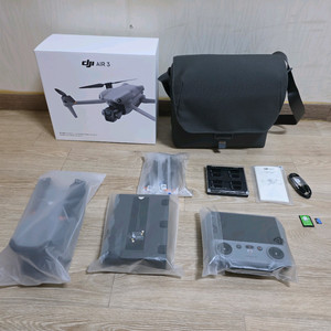 DJI 에어3 플라이 모어 콤보 (DJI RC2 조종기