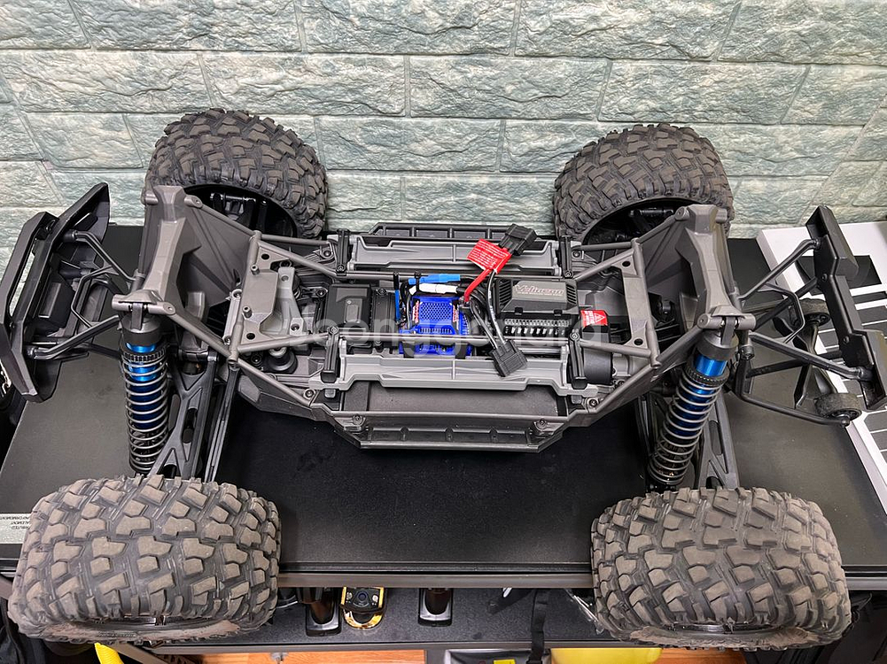 RC카 트랙사스 엑스맥스 8셀 순정--3