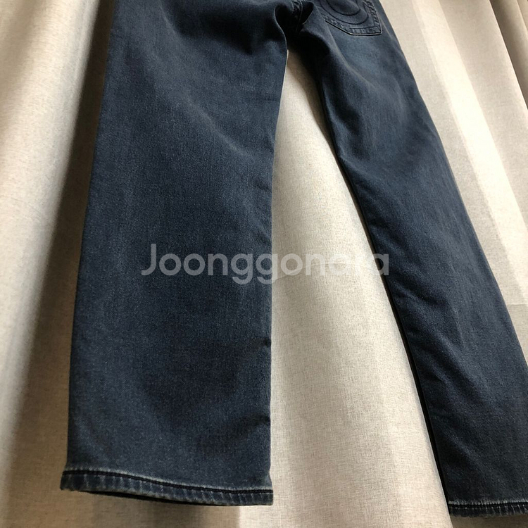 (새상품) 트루릴리전 슬림 스트레이트 데님 팬츠 w32--8