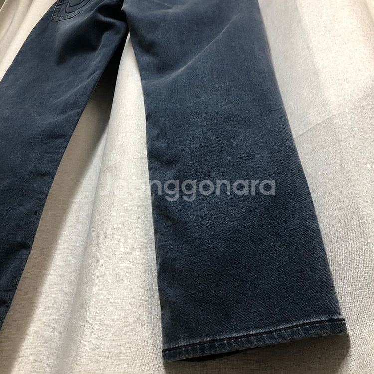 (새상품) 트루릴리전 슬림 스트레이트 데님 팬츠 w32--9