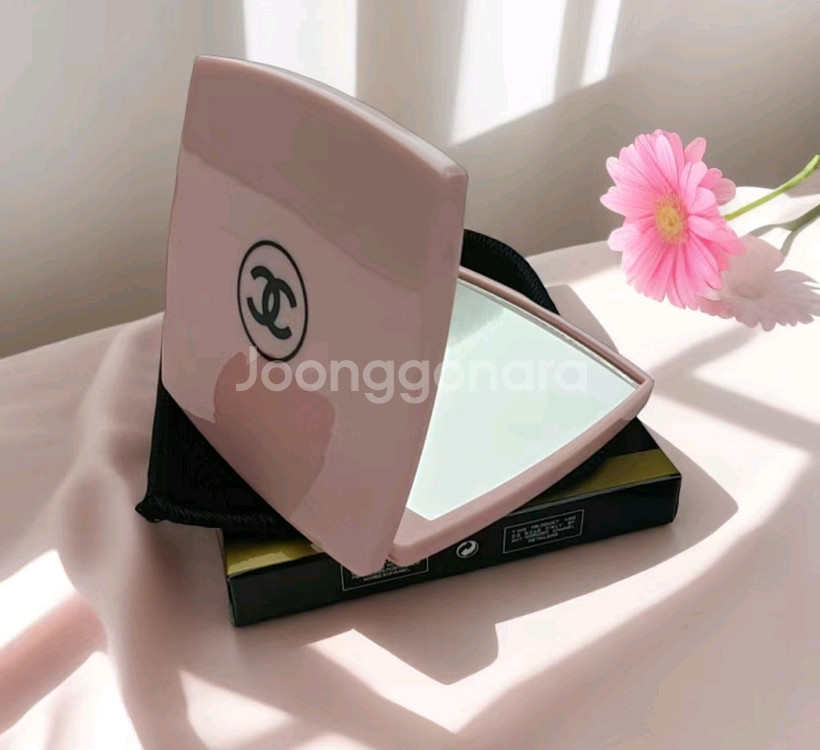메이크업 보정용 접이식 양면 손거울 7컬러 선택가능--7