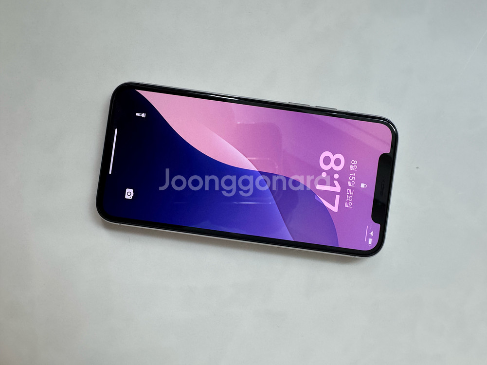 아이폰11프로 화이트 256G 판매합니다.--1