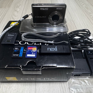 니콘 쿨픽스 S700 민트급 판매