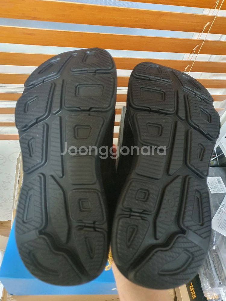 호카 본디9 블랙260 사이즈 새상품팝니다--3