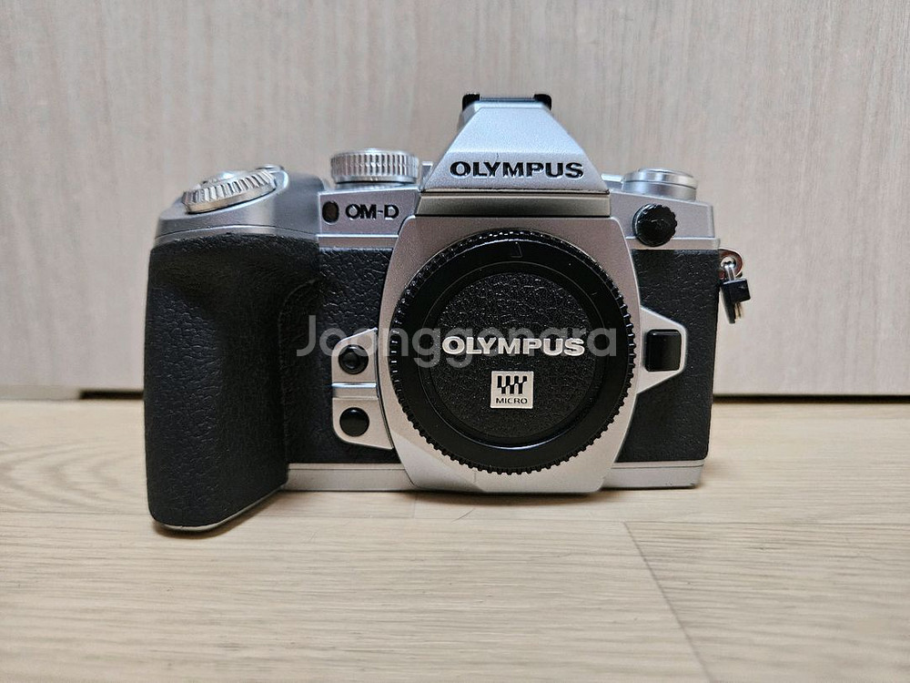 올림푸스 e-m1 실버--0