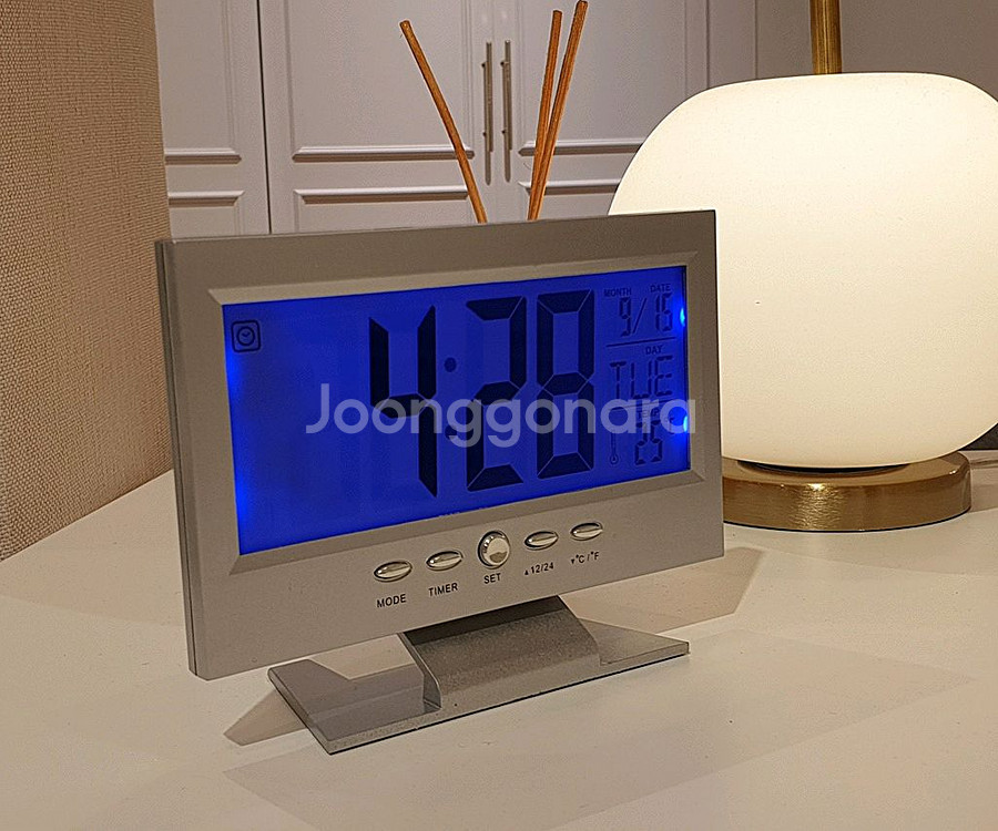 소리에 반응 하는 신기한 탁상 시계--2