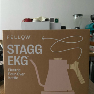 펠로우 스태그 EKG 전기포트 웜 핑크