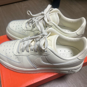 나이키 에어포스 1 07 coconut milk