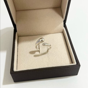 베흐트 오픈 반지 ouvert ring