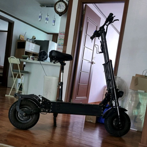 타우러스 슈퍼살롱 기함급 전동킥보드