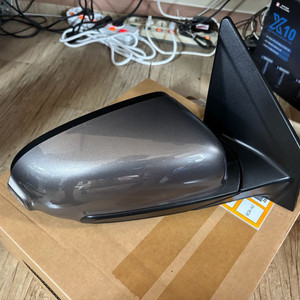 18년식 코나 쥐색 조수석 사이드미러