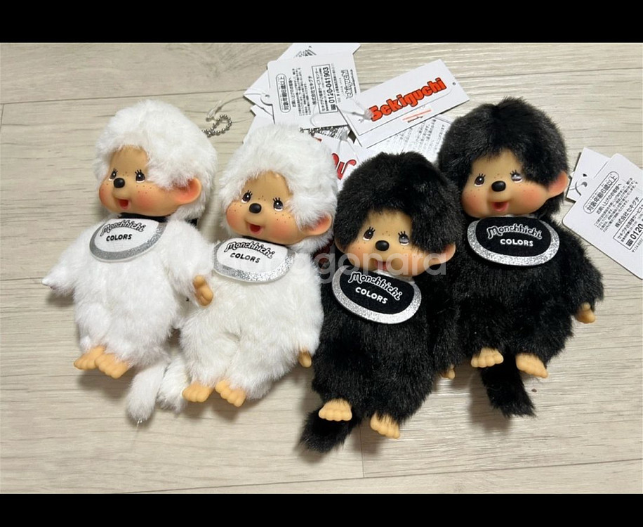몬치치 화이트/블랙 팔아요--0
