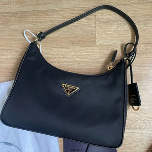 (새상품) 프라다 호보백 리에디션 2005 미니백 +