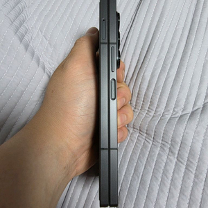 폴드6 1TB 크래프티드 블랙 판매합니다