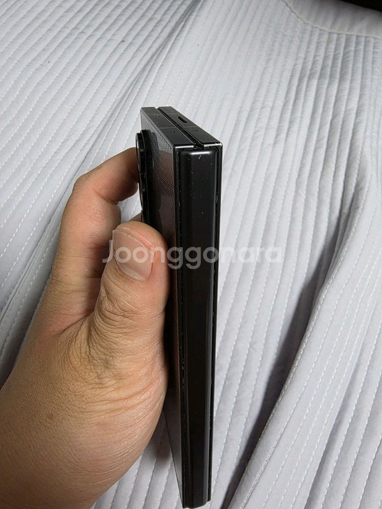 폴드6 1TB 크래프티드 블랙 판매합니다--2