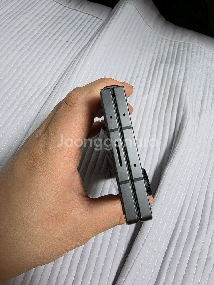 폴드6 1TB 크래프티드 블랙 판매합니다--5