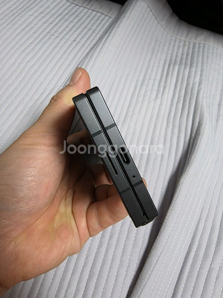 폴드6 1TB 크래프티드 블랙 판매합니다--4