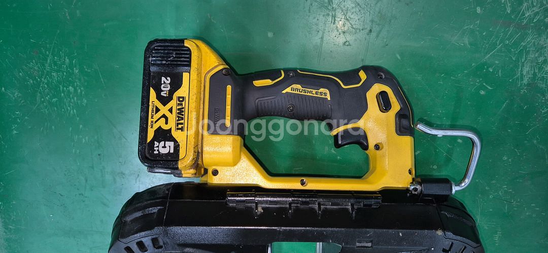 디월트DCS377충전 밴드쏘 20V 배터리포함--6
