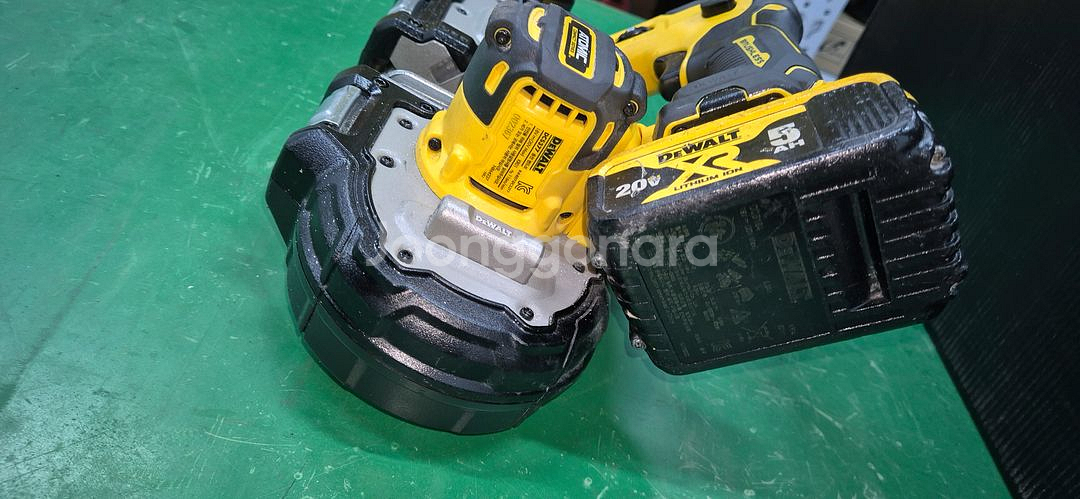 디월트DCS377충전 밴드쏘 20V 배터리포함--1