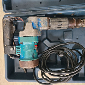 마끼다 함마드릴 뿌레카