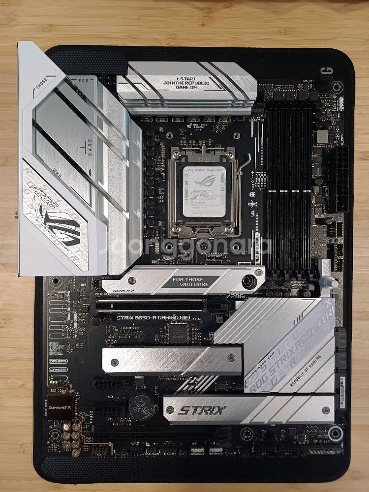 ASUS ROG STRIX B650-A 메인보드--1