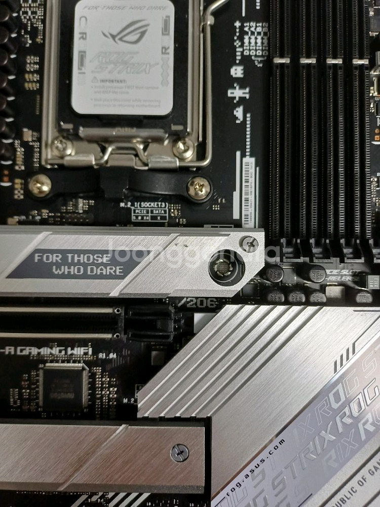 ASUS ROG STRIX B650-A 메인보드--2