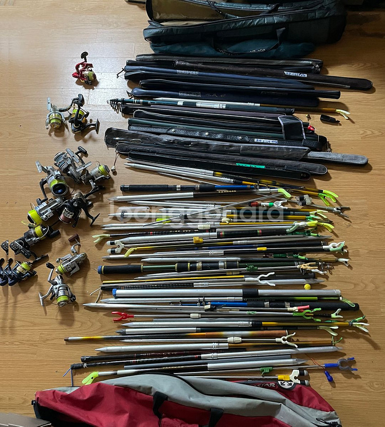 낚시장비 팝니다 전체적으로 사용감은 있습니다--1