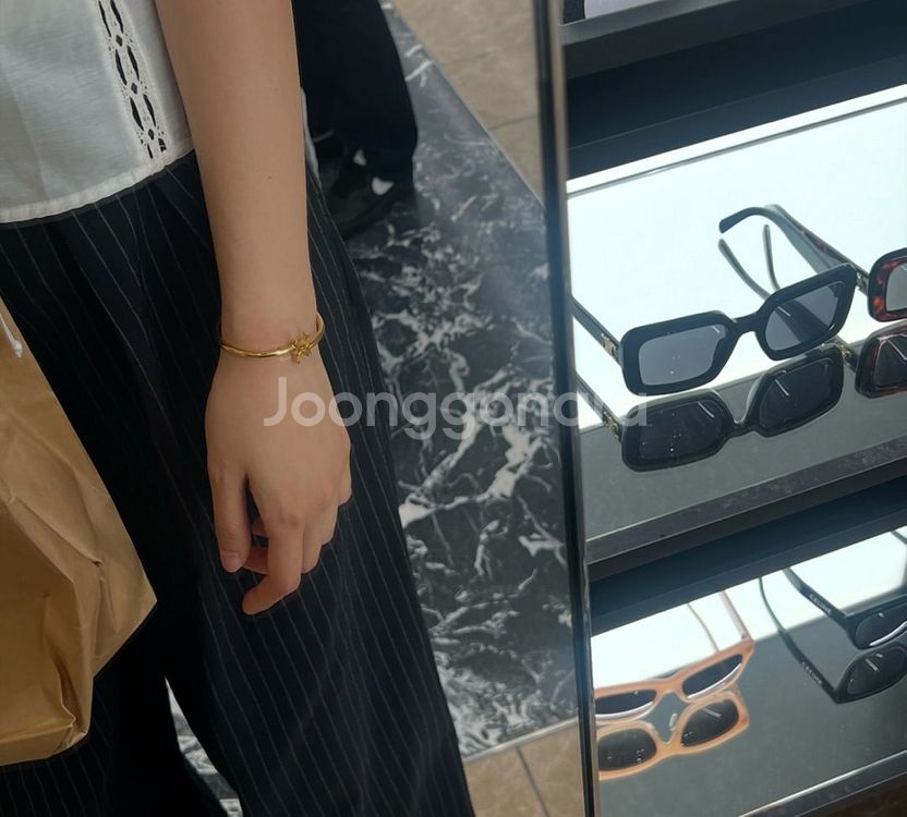 [단한번도착용안한새상품]셀린느 트리옹프 커프 팔찌--5
