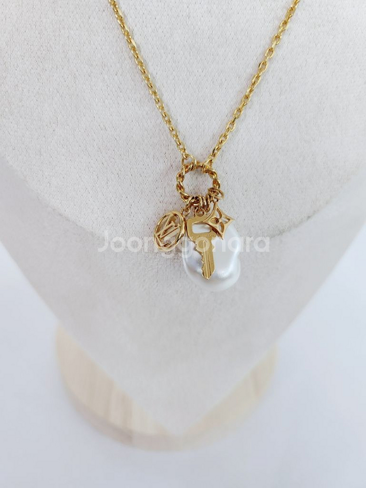 루이비통 LV로고 투게더 펜던트 골드 목걸이--0