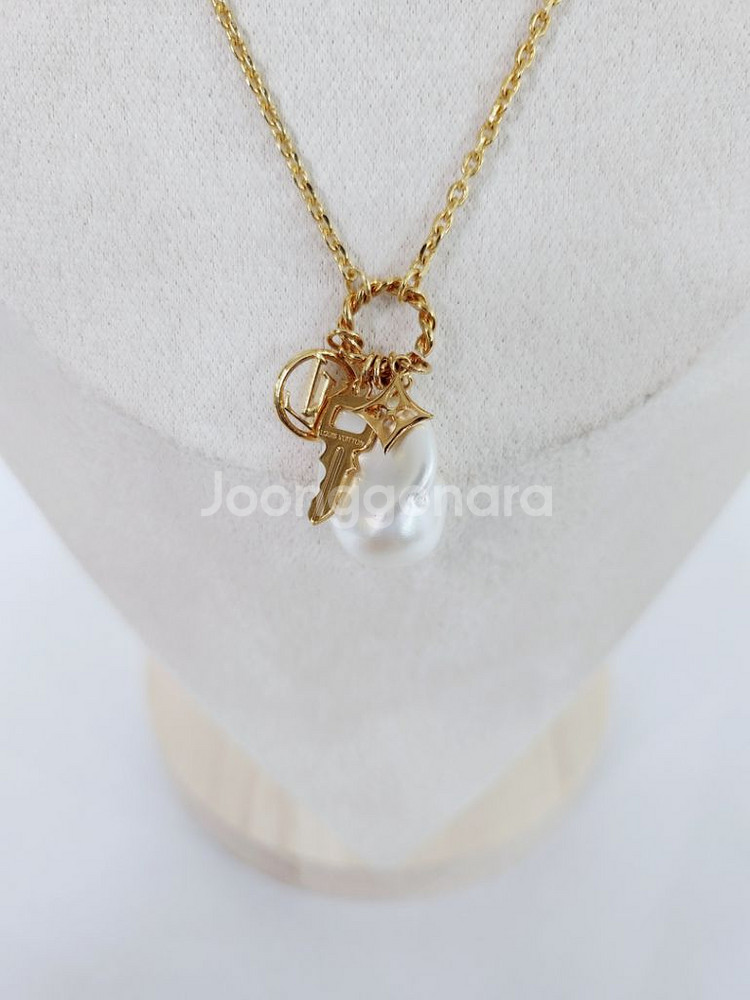 루이비통 LV로고 투게더 펜던트 골드 목걸이--1