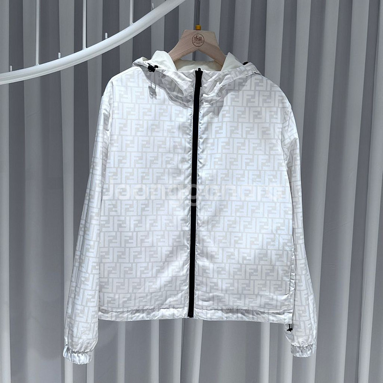 46 / 펜디 FF 로고 화이트 바람막이 리버서블 후드--0