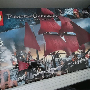 레고 4195 앤여왕입니다.