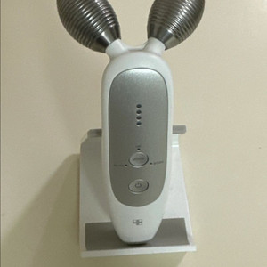 메디큐브 에이지알 더마ems샷