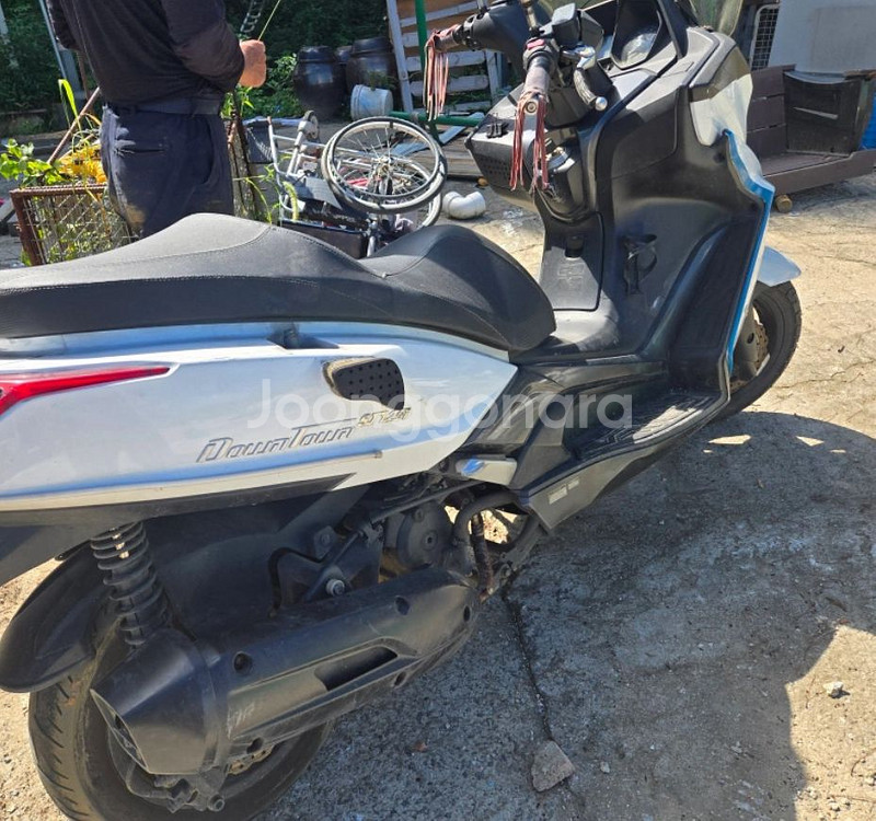 킴코 스쿠터 다운타운 125cc--1